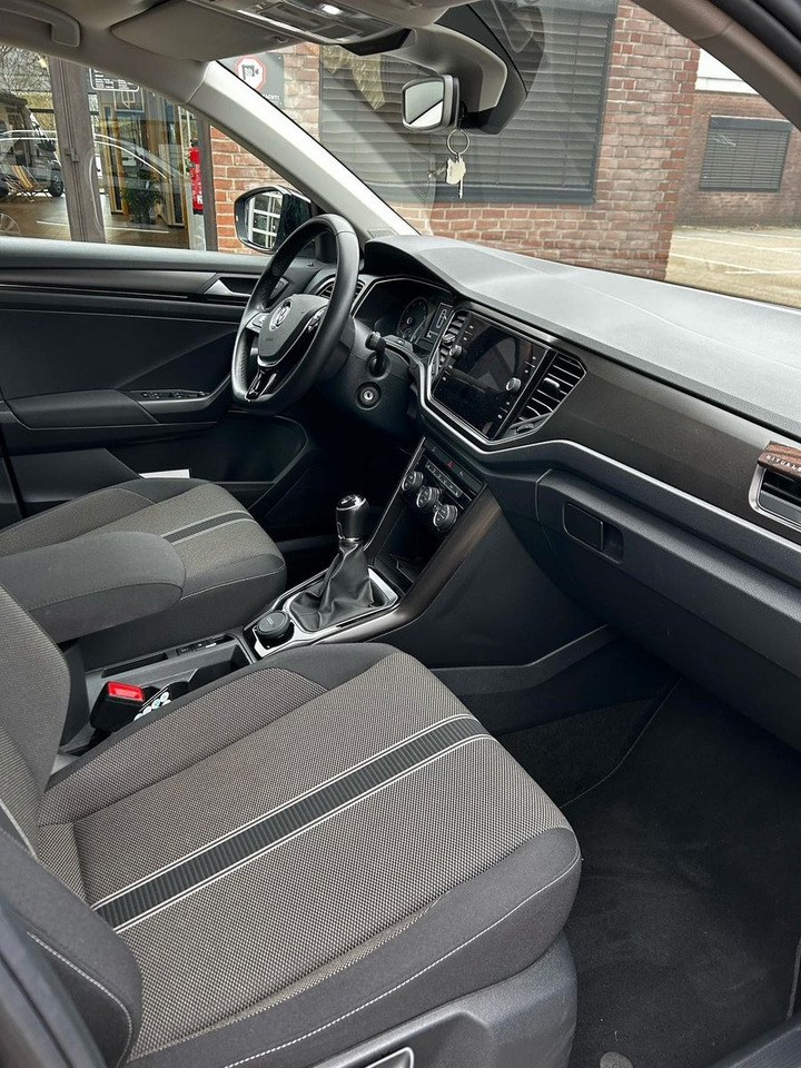 Volkswagen T-Roc Style - SUV: fotoğraf 3 Volkswagen T-Roc Style - SUV: fotoğraf 3