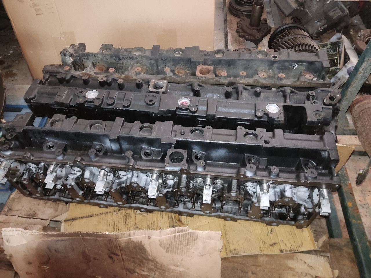 MAN Cylinder head D2066 D2676 - Blok başlığı: fotoğraf 1 MAN Cylinder head D2066 D2676 - Blok başlığı: fotoğraf 1