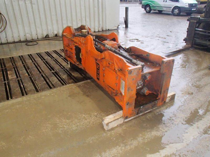 NPK E-225 A - Hidrolik kırıcı - İş makinaları: fotoğraf 3 NPK E-225 A - Hidrolik kırıcı - İş makinaları: fotoğraf 3