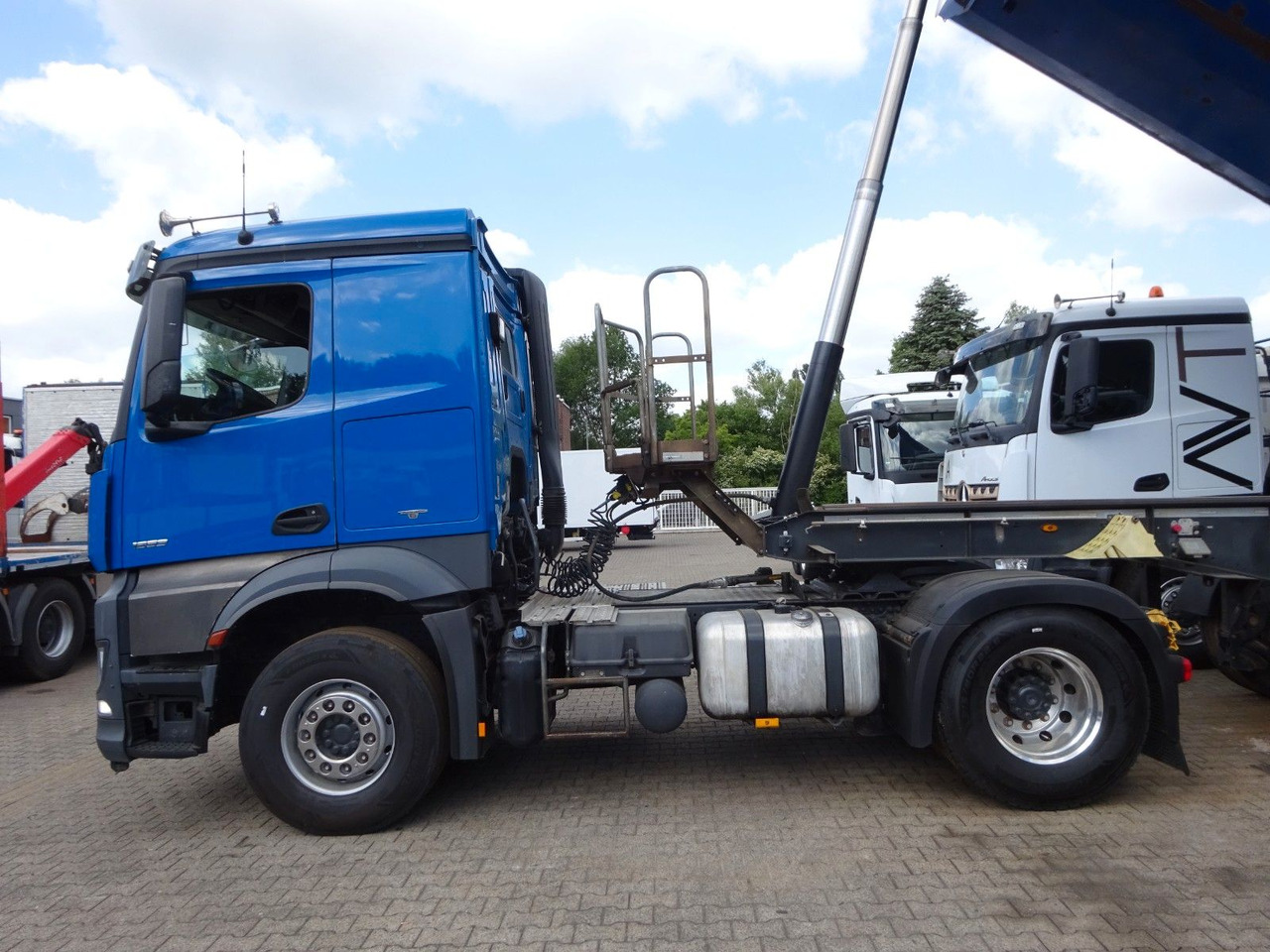 Mercedes-Benz 1853 Arocs SZM mit Kipperpumpe - Çekici: fotoğraf 3 Mercedes-Benz 1853 Arocs SZM mit Kipperpumpe - Çekici: fotoğraf 3