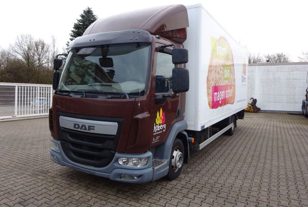 DAF LF 220 Koffer mit Palfinger LBW 4x2 - Kapalı kasa kamyonet: fotoğraf 1 DAF LF 220 Koffer mit Palfinger LBW 4x2 - Kapalı kasa kamyonet: fotoğraf 1