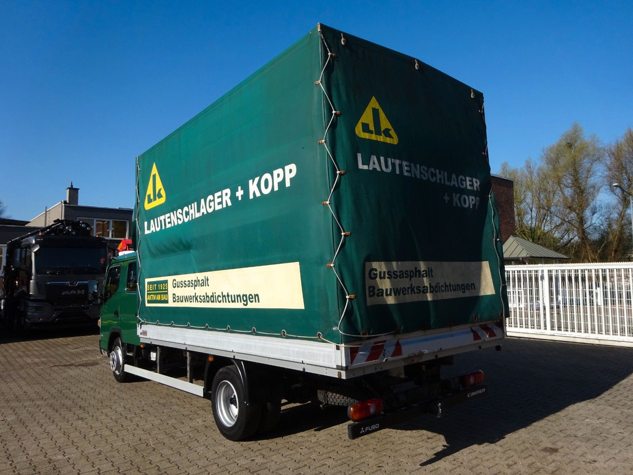 FUSO 7C180D Canter mit Doppelkabine 4x2 - Tenteli kamyonet, Çift kabin kamyonet: fotoğraf 5 FUSO 7C180D Canter mit Doppelkabine 4x2 - Tenteli kamyonet, Çift kabin kamyonet: fotoğraf 5