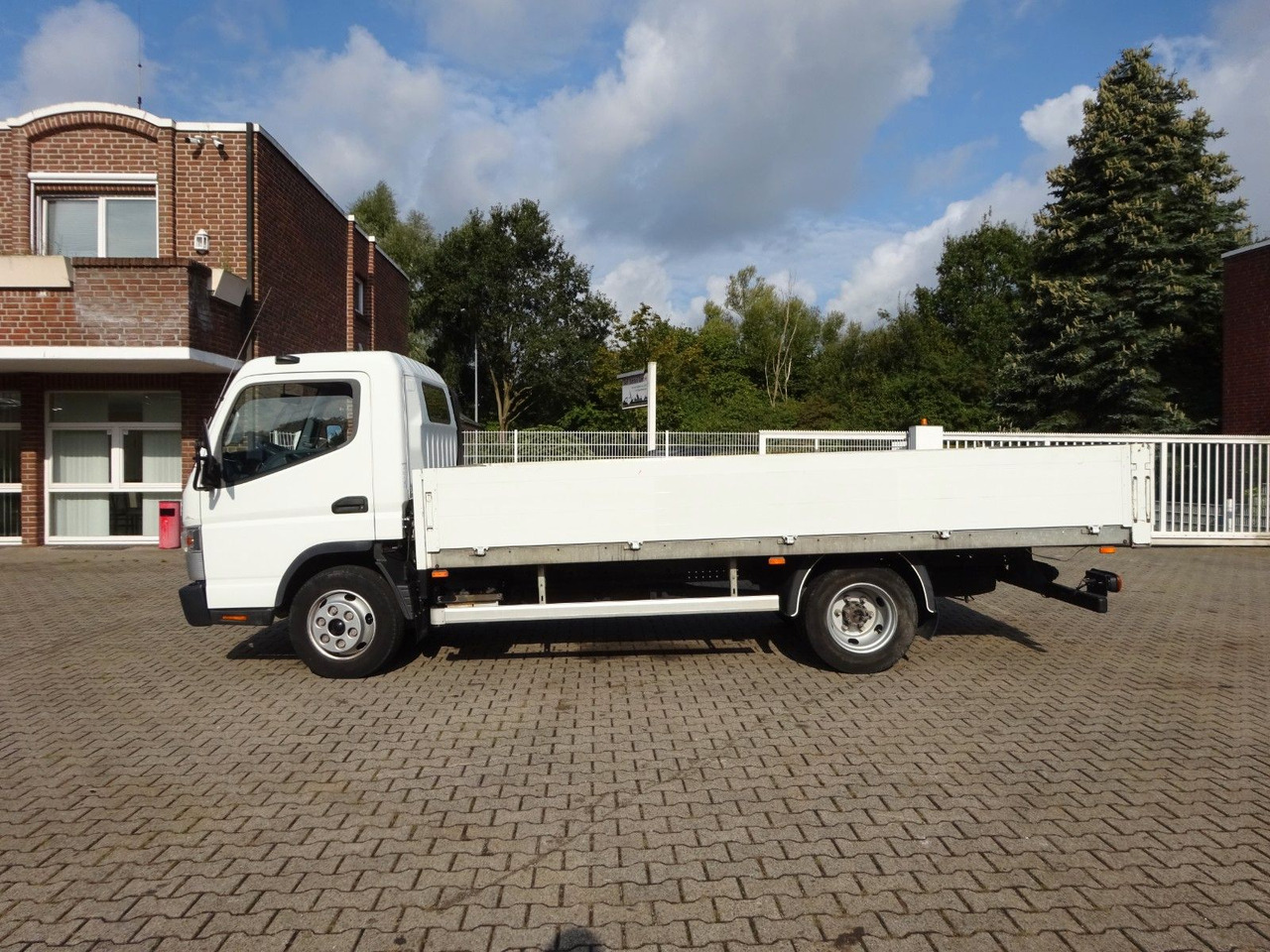 FUSO CANTER 7C15 Pritsche 4x2 - Açık kasa kamyonet: fotoğraf 2 FUSO CANTER 7C15 Pritsche 4x2 - Açık kasa kamyonet: fotoğraf 2