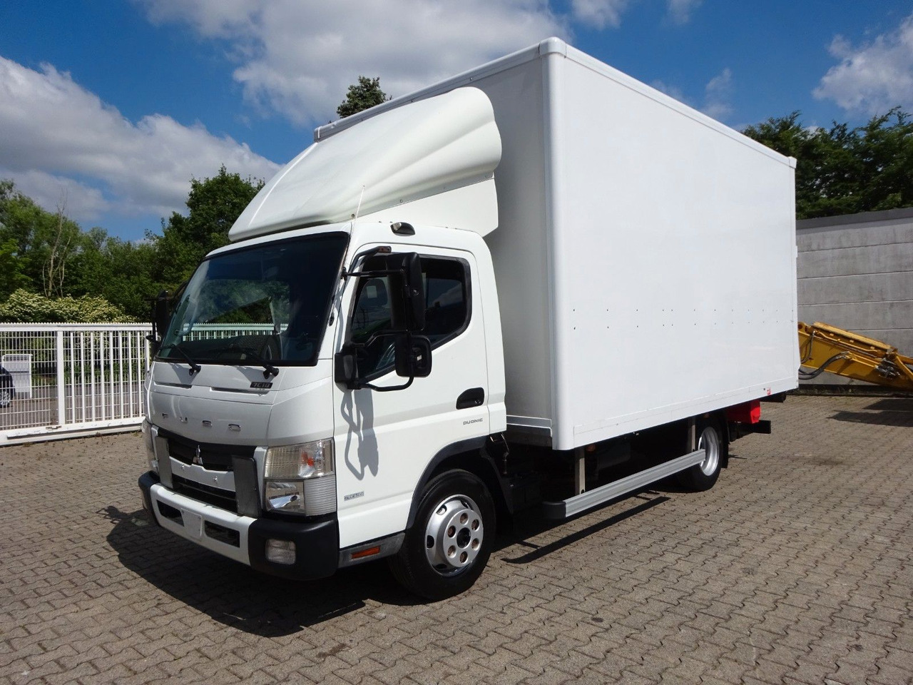 FUSO Canter 7C18 + LBW 4x2 - Kapalı kasa kamyonet: fotoğraf 2 FUSO Canter 7C18 + LBW 4x2 - Kapalı kasa kamyonet: fotoğraf 2