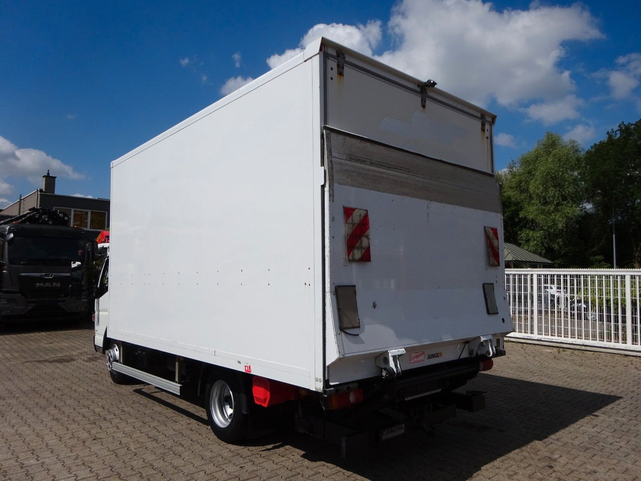 FUSO Canter 7C18 + LBW 4x2 - Kapalı kasa kamyonet: fotoğraf 4 FUSO Canter 7C18 + LBW 4x2 - Kapalı kasa kamyonet: fotoğraf 4
