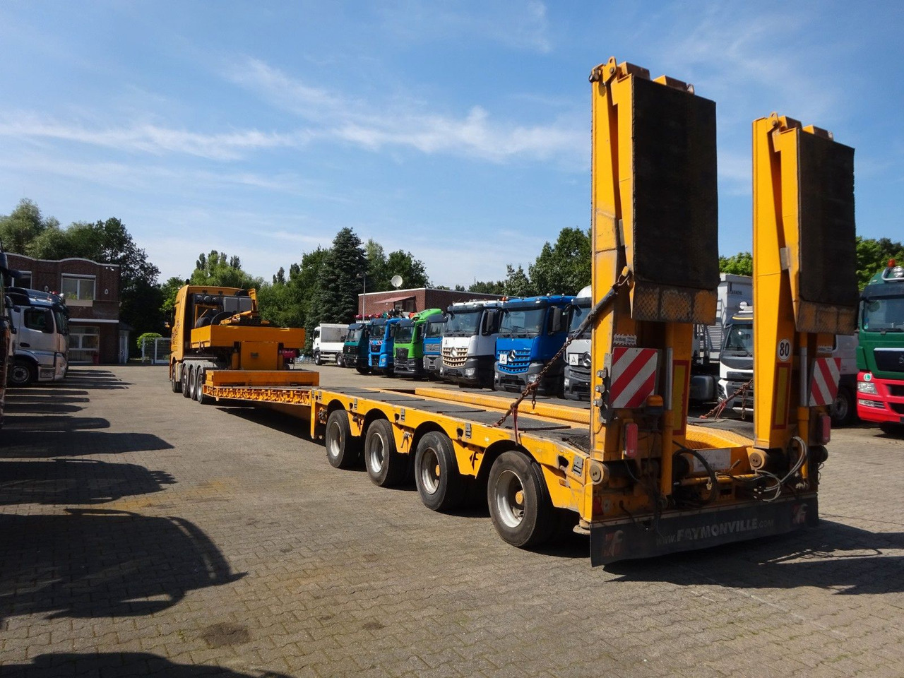 Faymonville 4 Achser Tiefbett abnehmbarem S-Hals ausziehbar - Alçak çerçeveli platform dorse: fotoğraf 5 Faymonville 4 Achser Tiefbett abnehmbarem S-Hals ausziehbar - Alçak çerçeveli platform dorse: fotoğraf 5