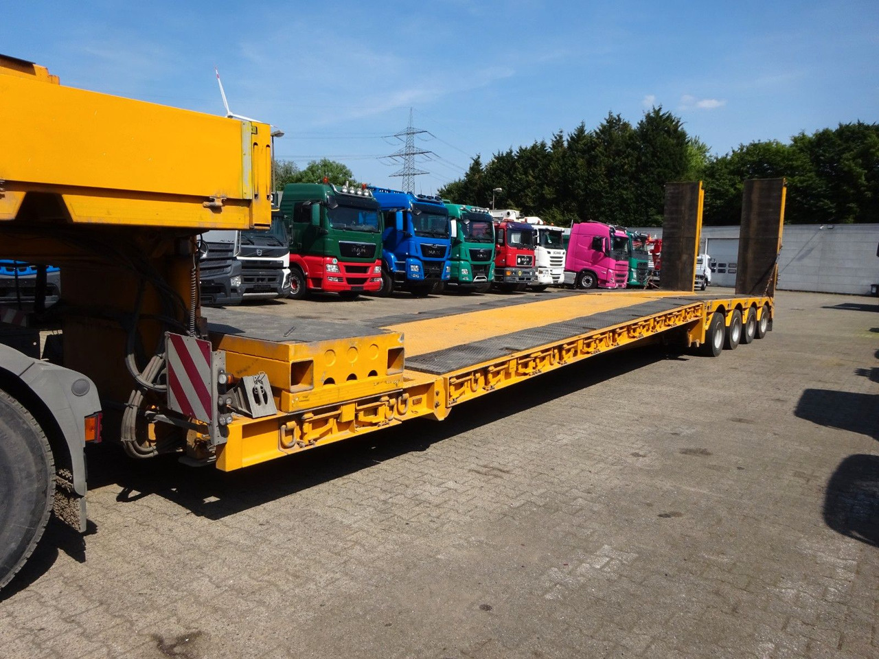 Faymonville 4 Achser Tiefbett abnehmbarem S-Hals ausziehbar - Alçak çerçeveli platform dorse: fotoğraf 1 Faymonville 4 Achser Tiefbett abnehmbarem S-Hals ausziehbar - Alçak çerçeveli platform dorse: fotoğraf 1