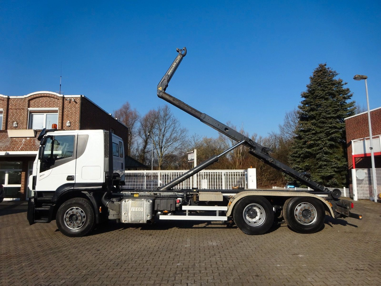 Iveco STRALIS 400 MEILLER Abroller Lift-Lenkachse 6x2 Iveco STRALIS 400 MEILLER Abroller Lift-Lenkachse 6x2 - Kancalı yükleyici kamyon: fotoğraf 1 Iveco STRALIS 400 MEILLER Abroller Lift-Lenkachse 6x2 Iveco STRALIS 400 MEILLER Abroller Lift-Lenkachse 6x2 - Kancalı yükleyici kamyon: fotoğraf 1