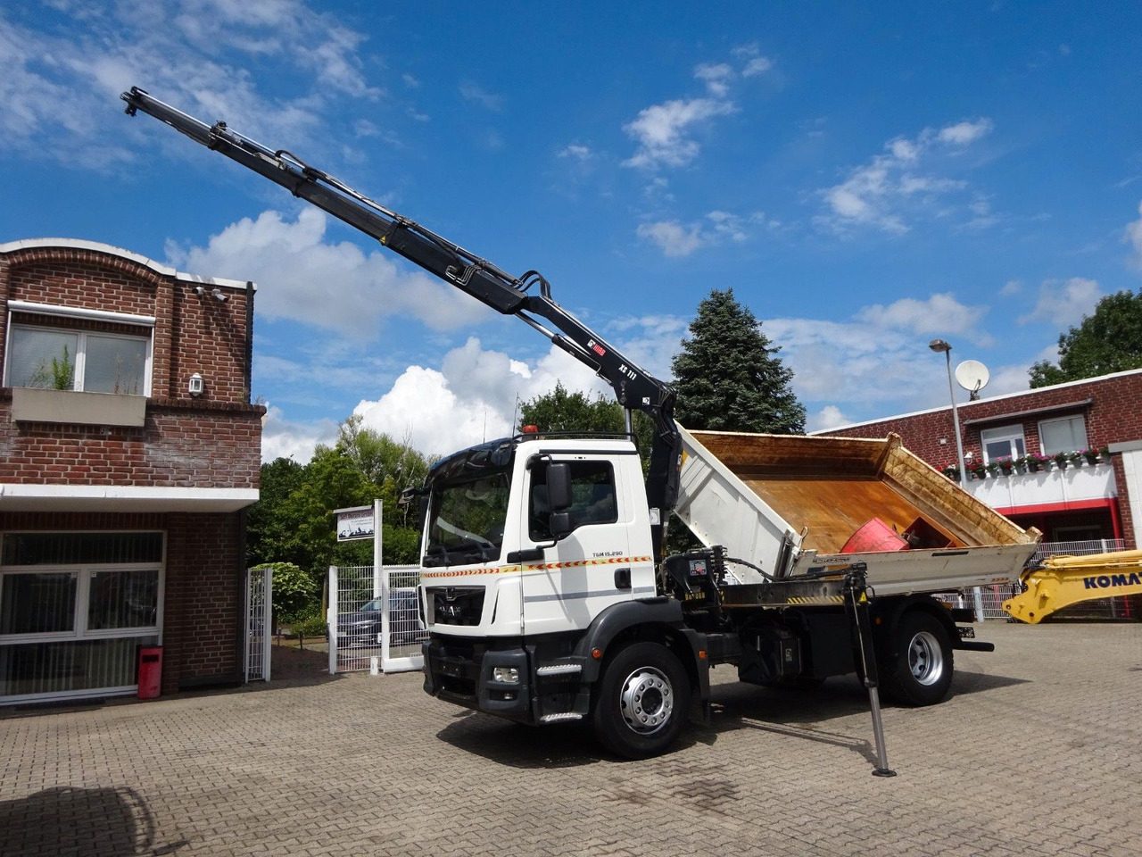 MAN 15.290 TGM 3Skipper + HIAB 111-B3 HIDUO Kran 4x2 - Damperli kamyon, Vinçli kamyon: fotoğraf 2 MAN 15.290 TGM 3Skipper + HIAB 111-B3 HIDUO Kran 4x2 - Damperli kamyon, Vinçli kamyon: fotoğraf 2