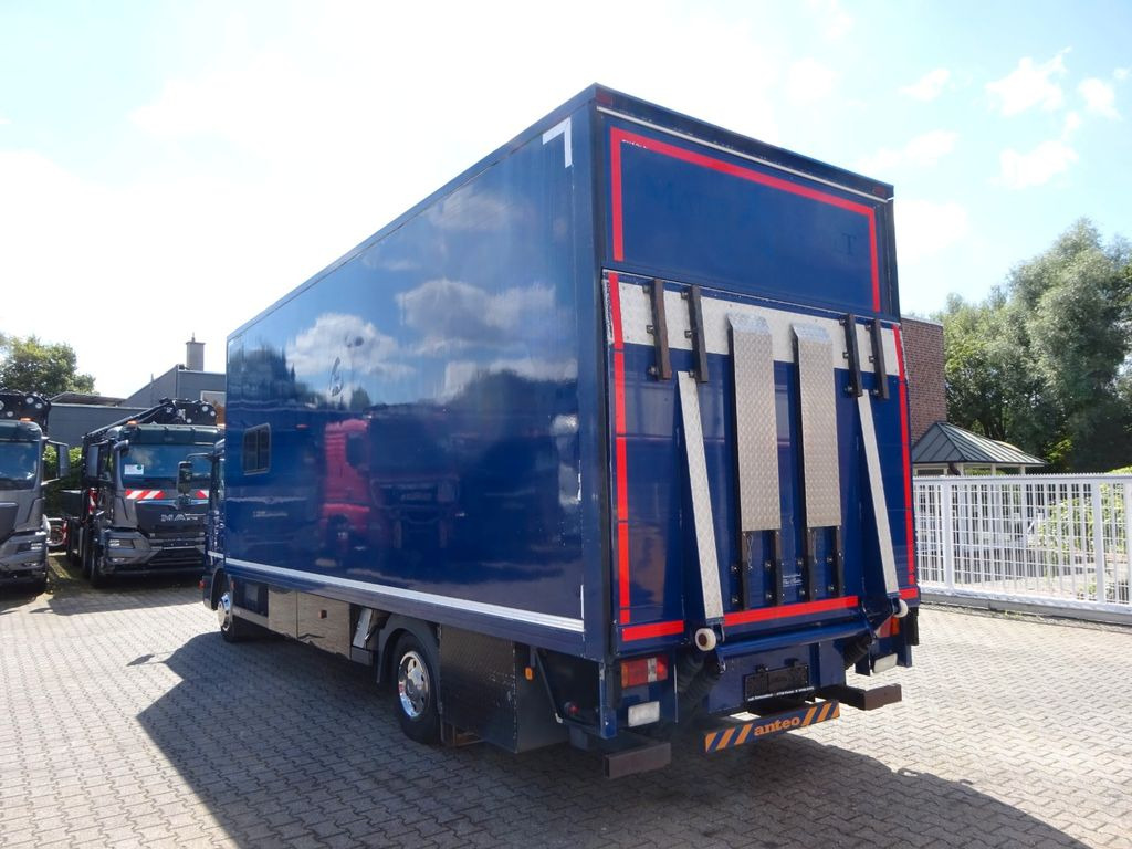 MAN 8.220 Koffer mit LBW als Wohnmobil ausgebaut 4x2 MAN 8.220 Koffer mit LBW als Wohnmobil ausgebaut 4x2 - Kapalı kasa kamyon: fotoğraf 4 MAN 8.220 Koffer mit LBW als Wohnmobil ausgebaut 4x2 MAN 8.220 Koffer mit LBW als Wohnmobil ausgebaut 4x2 - Kapalı kasa kamyon: fotoğraf 4