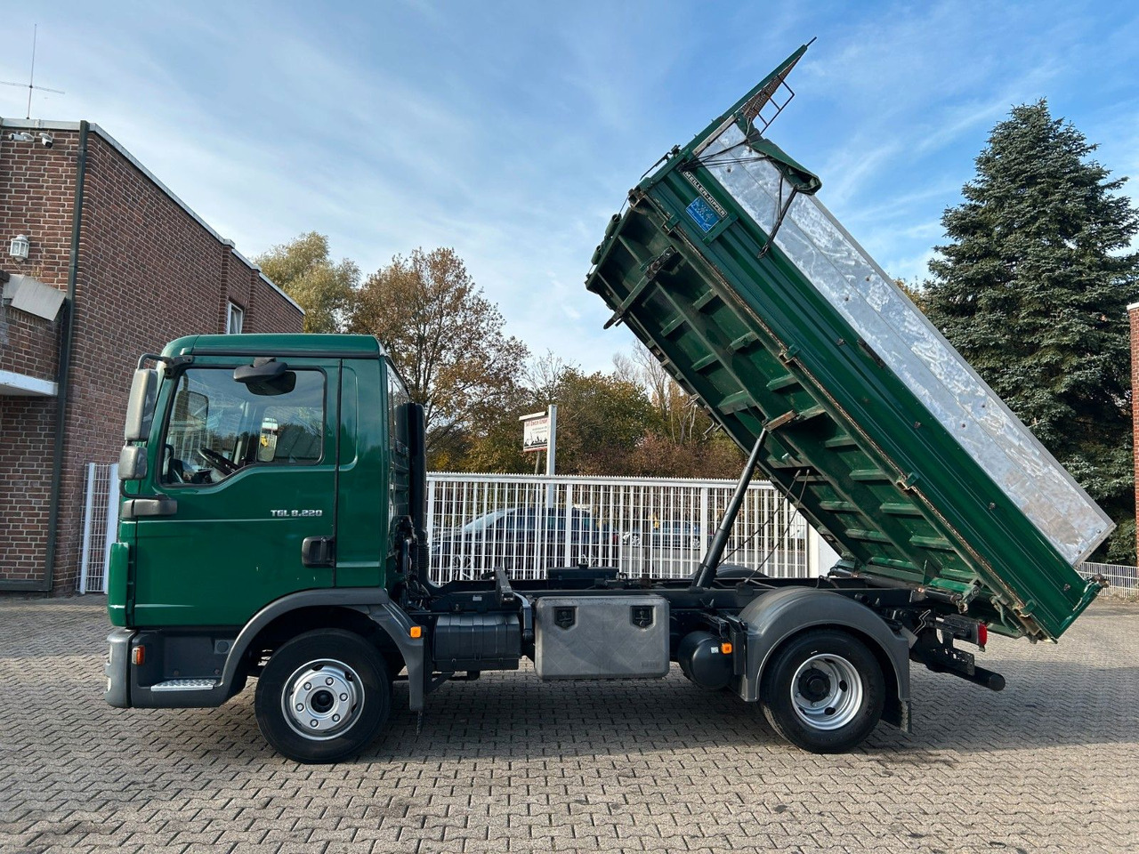 MAN 8.220 TGL MEILLER 3Skipper mit hohen Wänden - Damperli kamyon: fotoğraf 3 MAN 8.220 TGL MEILLER 3Skipper mit hohen Wänden - Damperli kamyon: fotoğraf 3
