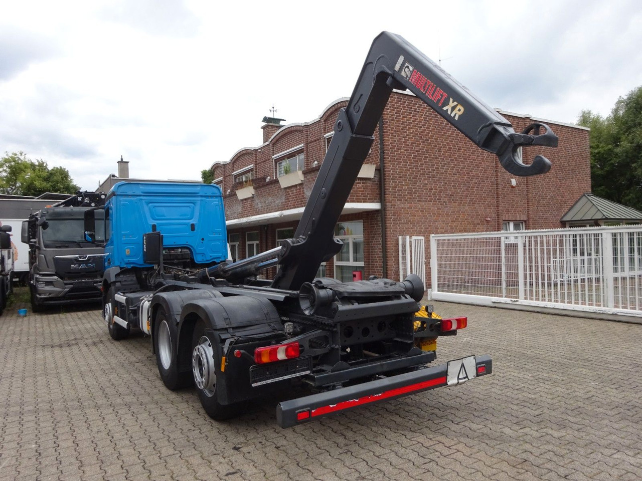 Mercedes-Benz 2533 Antos MULTILIFT Abroller 6x2 - Kancalı yükleyici kamyon: fotoğraf 4 Mercedes-Benz 2533 Antos MULTILIFT Abroller 6x2 - Kancalı yükleyici kamyon: fotoğraf 4