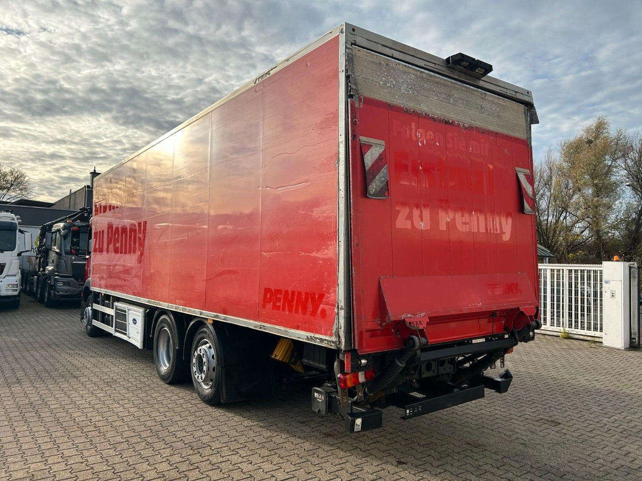Mercedes-Benz 2636 Antos Kühlkoffer +BÄR LBW 3x im Bestand - Refrijeratör kamyon: fotoğraf 4 Mercedes-Benz 2636 Antos Kühlkoffer +BÄR LBW 3x im Bestand - Refrijeratör kamyon: fotoğraf 4