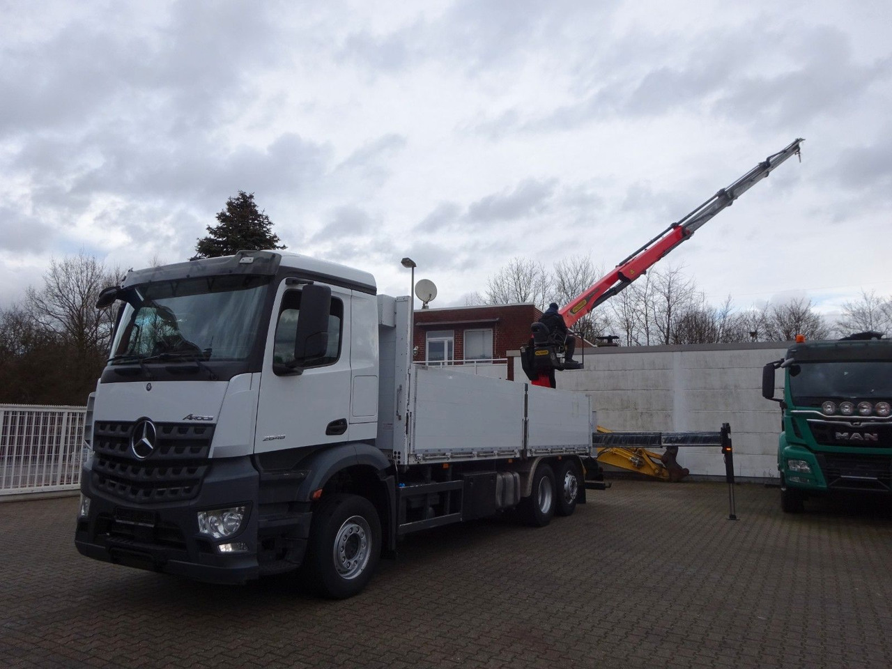 Mercedes-Benz 2648 Baustoffpritsche + PK 23001 TEC3 Kran Mercedes-Benz 2648 Baustoffpritsche + PK 23001 TEC3 Kran - Vinçli kamyon, Sal/ Açık kasa kamyon: fotoğraf 3 Mercedes-Benz 2648 Baustoffpritsche + PK 23001 TEC3 Kran Mercedes-Benz 2648 Baustoffpritsche + PK 23001 TEC3 Kran - Vinçli kamyon, Sal/ Açık kasa kamyon: fotoğraf 3