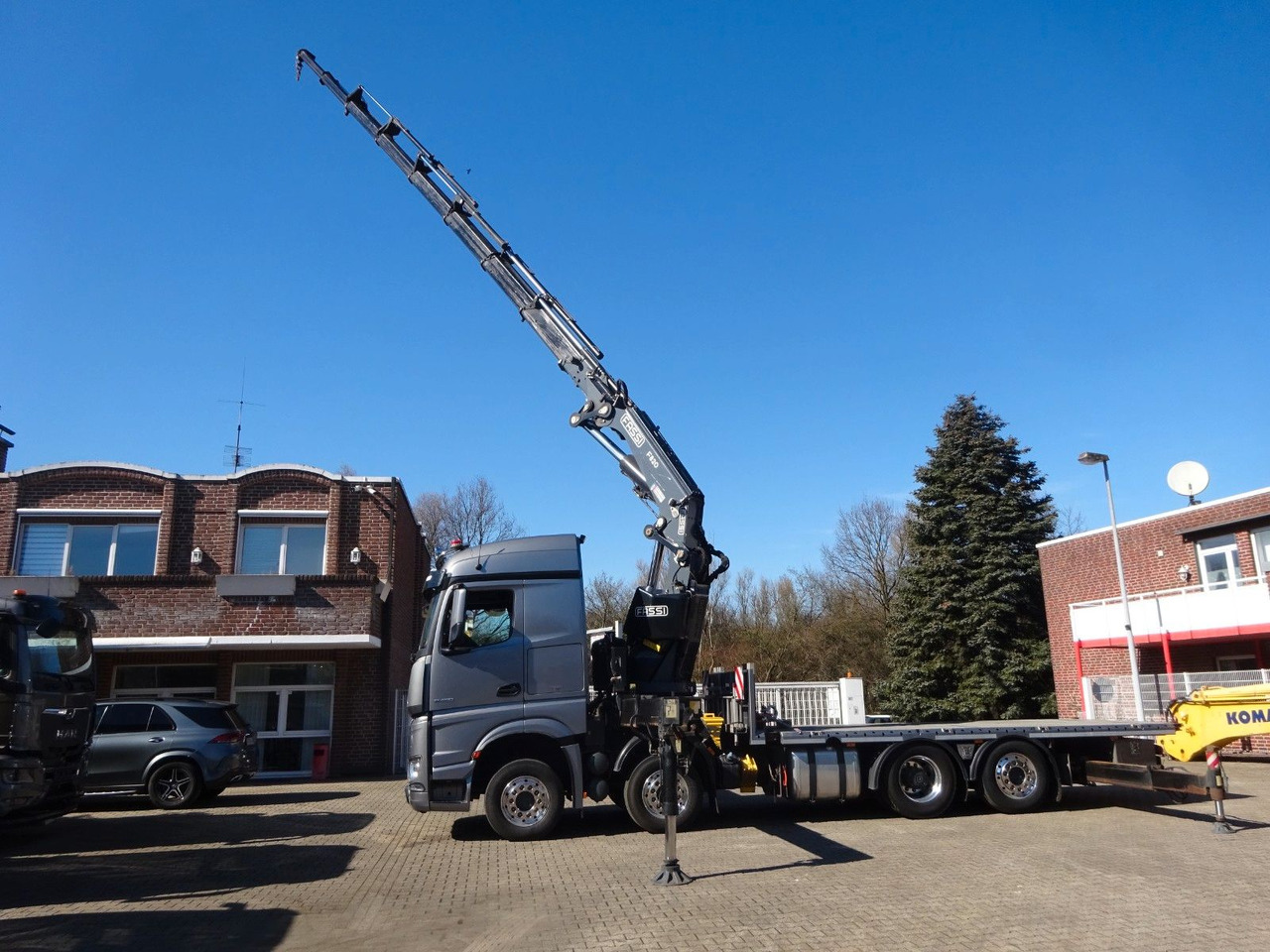 Mercedes-Benz 3453 Plattform + Fassi F820 Kran 8x2 Mercedes-Benz 3453 FASSI F820 Kran 8x Hydr. Ausschub - Vinçli kamyon, Sal/ Açık kasa kamyon: fotoğraf 1 Mercedes-Benz 3453 Plattform + Fassi F820 Kran 8x2 Mercedes-Benz 3453 FASSI F820 Kran 8x Hydr. Ausschub - Vinçli kamyon, Sal/ Açık kasa kamyon: fotoğraf 1