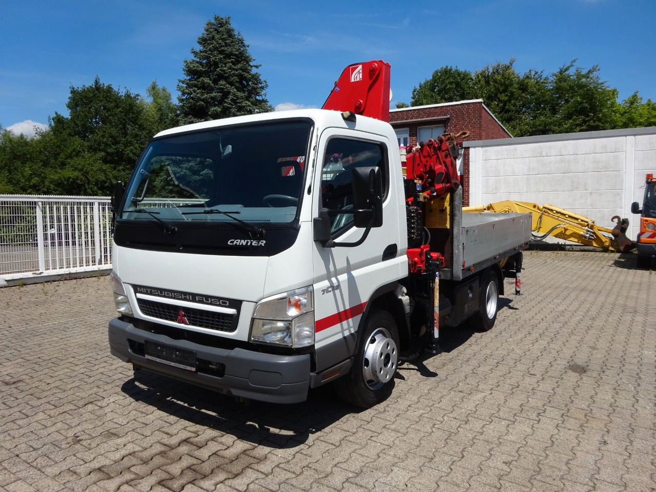 Mitsubishi Fuso Canter 7C18 + Ferrari F571 Kran - Açık kasa kamyonet: fotoğraf 5 Mitsubishi Fuso Canter 7C18 + Ferrari F571 Kran - Açık kasa kamyonet: fotoğraf 5