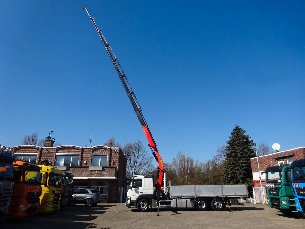 Volvo FMX 540 Pritsche + PK 33002 Kran 6x2 - Vinçli kamyon: fotoğraf 2 Volvo FMX 540 Pritsche + PK 33002 Kran 6x2 - Vinçli kamyon: fotoğraf 2