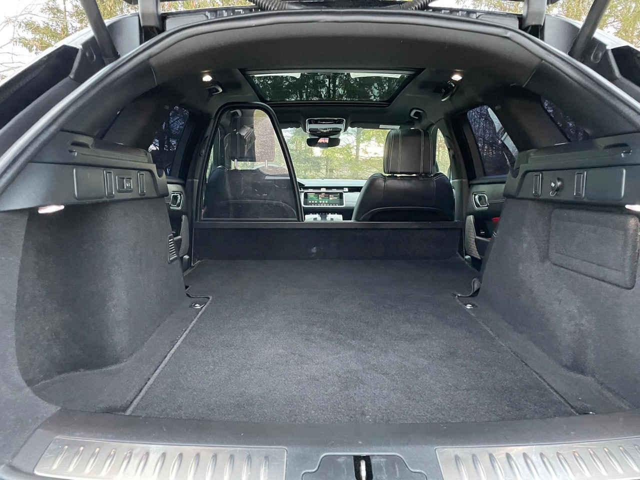 SUV Land Rover Range Rover Velar R-Dynamic 3.0D 4WD Land Rover Range Rover Velar R-Dynamic 3.0D 4WD *RESERVED: fotoğraf 28