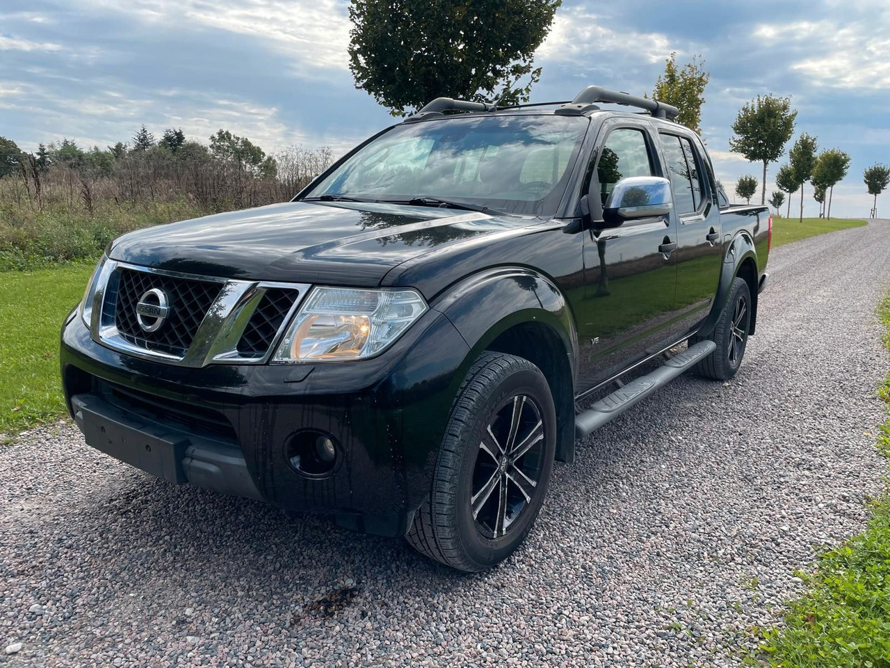 Nissan Navara Pickup Double Cab LE V6 4x4 LB - SUV: fotoğraf 1 Nissan Navara Pickup Double Cab LE V6 4x4 LB - SUV: fotoğraf 1