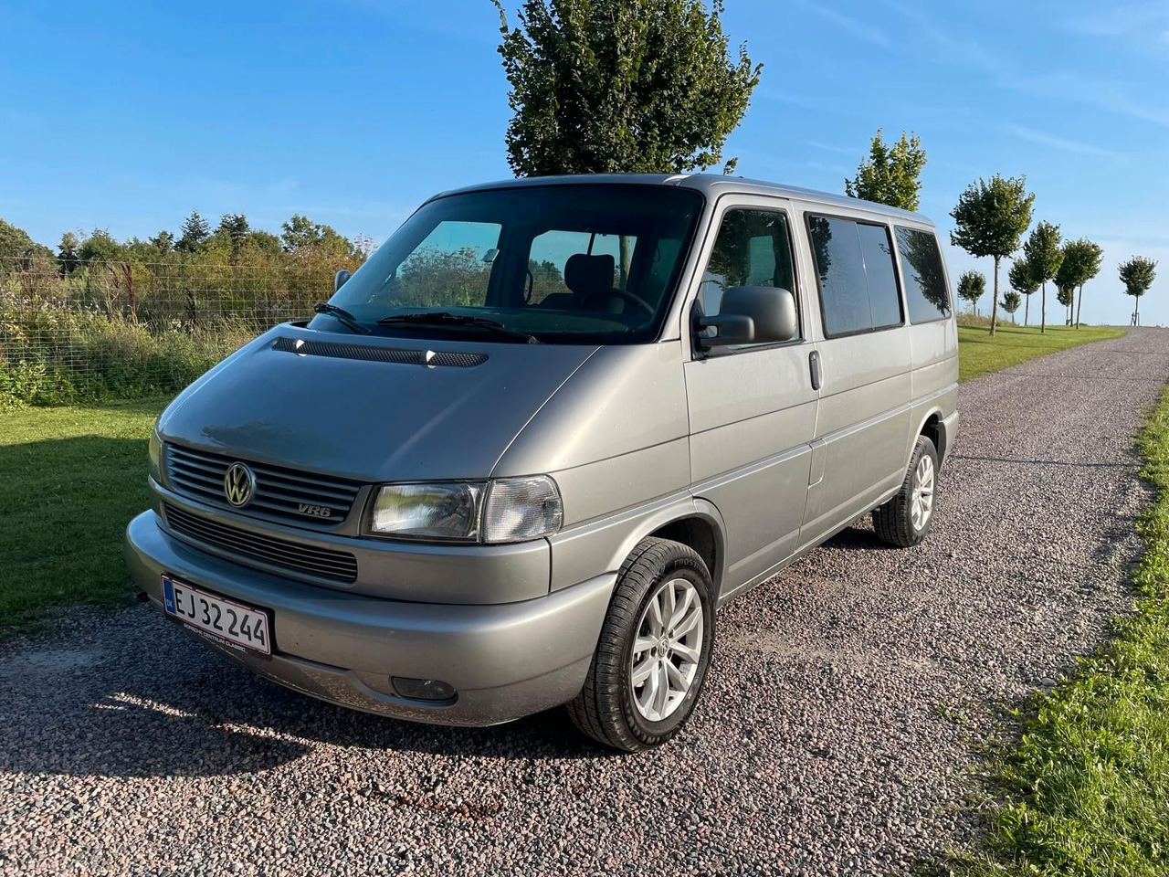 Volkswagen T4 Multivan Bus VR6 *12 000€ - Minivan: fotoğraf 1 Volkswagen T4 Multivan Bus VR6 *12 000€ - Minivan: fotoğraf 1