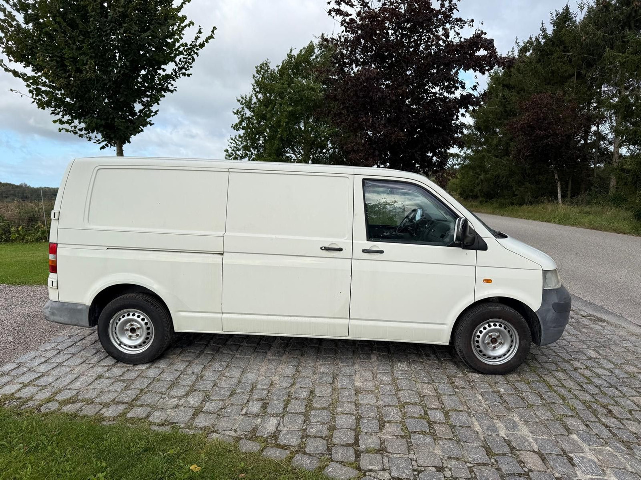 Volkswagen T5 Transporter 2.5 TDI Kasten lang - Küçük panelvan: fotoğraf 5 Volkswagen T5 Transporter 2.5 TDI Kasten lang - Küçük panelvan: fotoğraf 5