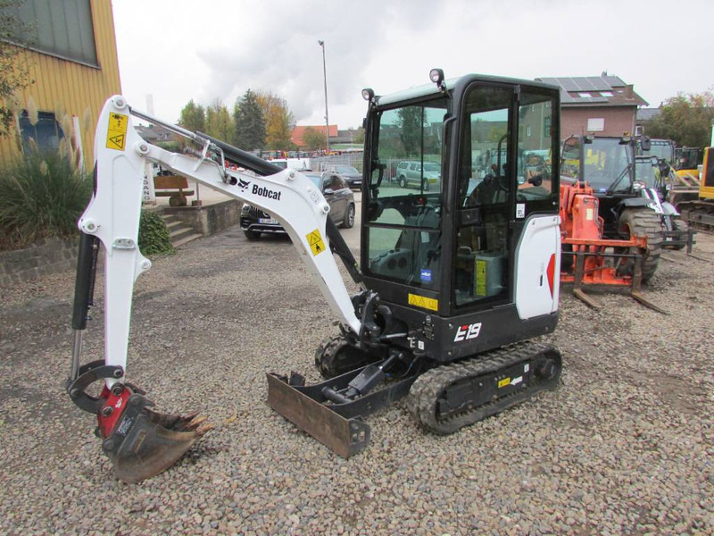 Bobcat E 19 Minibagger 22.500 EUR - Mini ekskavatör: fotoğraf 3 Bobcat E 19 Minibagger 22.500 EUR - Mini ekskavatör: fotoğraf 3