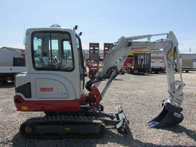 Takeuchi TB 225 Minibagger 44.000 EUR - Mini ekskavatör: fotoğraf 5 Takeuchi TB 225 Minibagger 44.000 EUR - Mini ekskavatör: fotoğraf 5