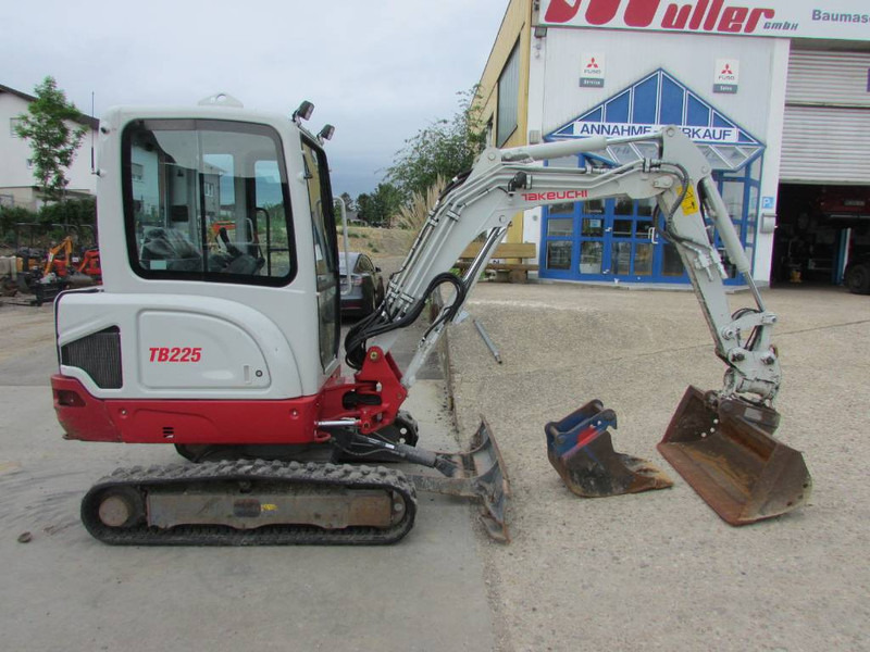 Takeuchi TB225 V3 Minibagger 32.000 EUR net - Mini ekskavatör: fotoğraf 1 Takeuchi TB225 V3 Minibagger 32.000 EUR net - Mini ekskavatör: fotoğraf 1
