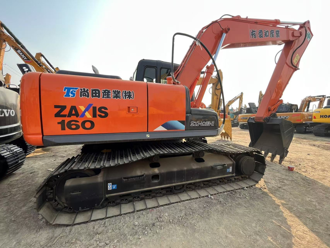 HITACHI ZX160 - Paletli ekskavatör: fotoğraf 1 HITACHI ZX160 - Paletli ekskavatör: fotoğraf 1