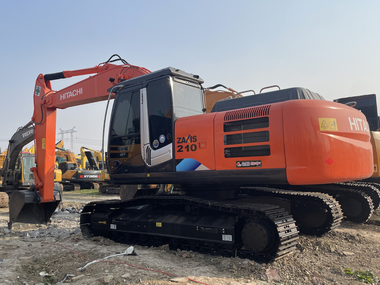 HITACHI ZX210 - Paletli ekskavatör: fotoğraf 1 HITACHI ZX210 - Paletli ekskavatör: fotoğraf 1