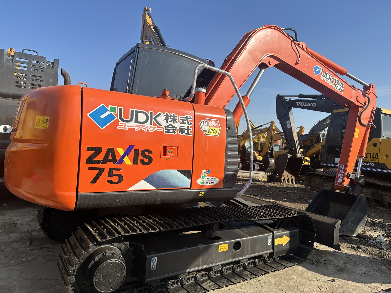 HITACHI ZX75 - Paletli ekskavatör: fotoğraf 1 HITACHI ZX75 - Paletli ekskavatör: fotoğraf 1