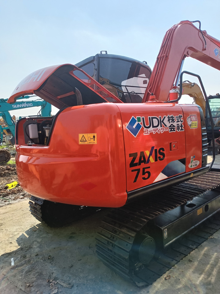 HITACHI ZX75 - Paletli ekskavatör: fotoğraf 2 HITACHI ZX75 - Paletli ekskavatör: fotoğraf 2