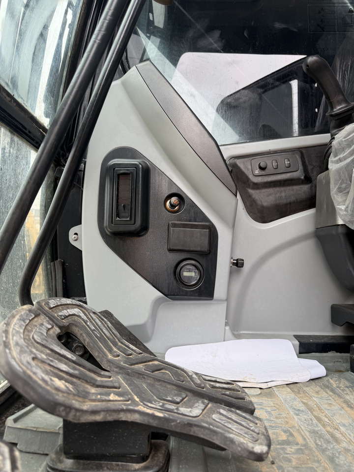 HYUNDAI HX220HD - Paletli ekskavatör: fotoğraf 4 HYUNDAI HX220HD - Paletli ekskavatör: fotoğraf 4