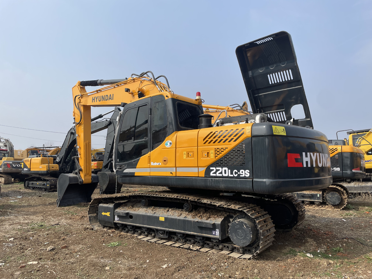 Hyundai R220LC-9S - Paletli ekskavatör: fotoğraf 1 Hyundai R220LC-9S - Paletli ekskavatör: fotoğraf 1