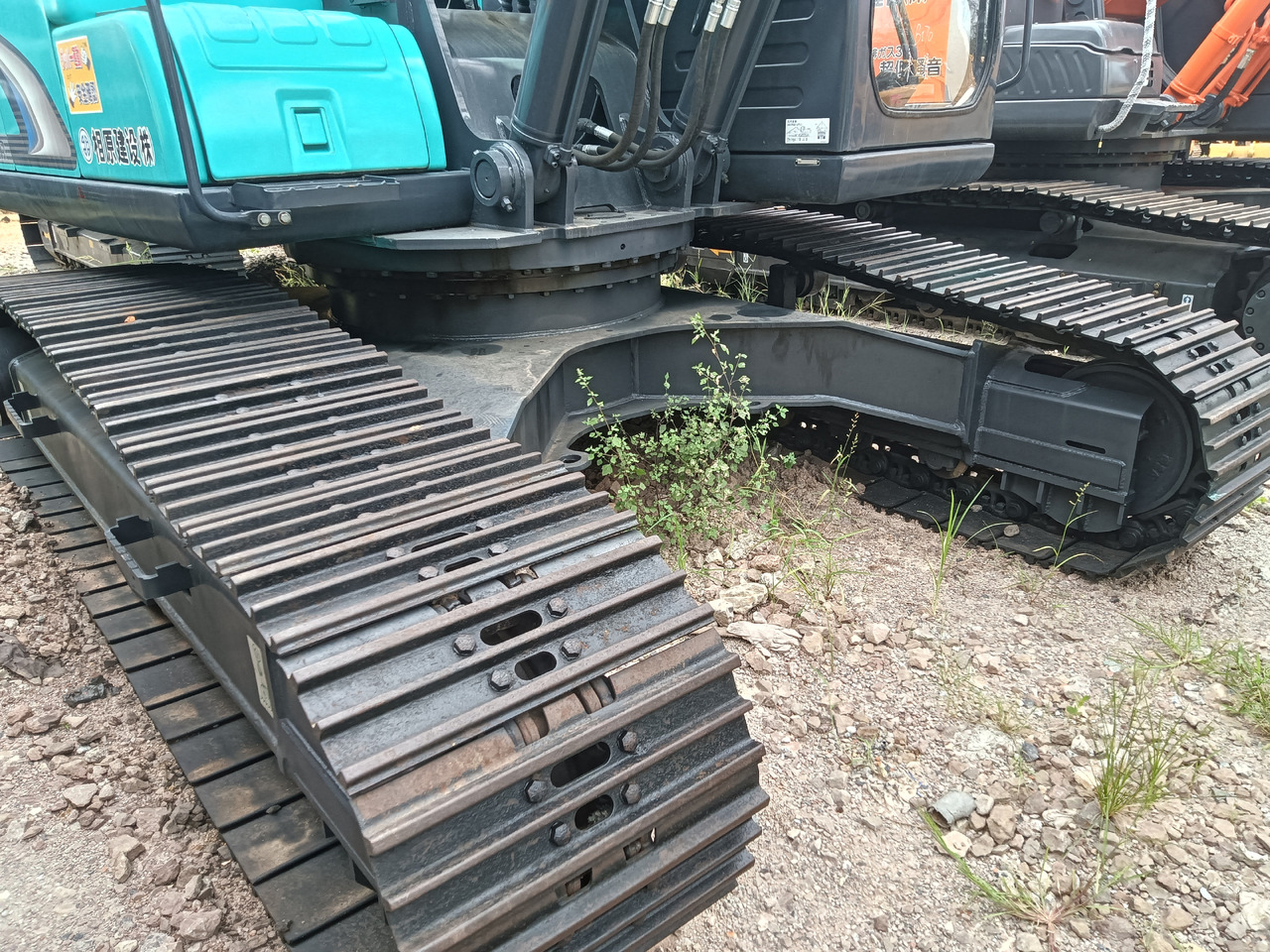 KOBELCO SK 210 - Paletli ekskavatör: fotoğraf 4 KOBELCO SK 210 - Paletli ekskavatör: fotoğraf 4