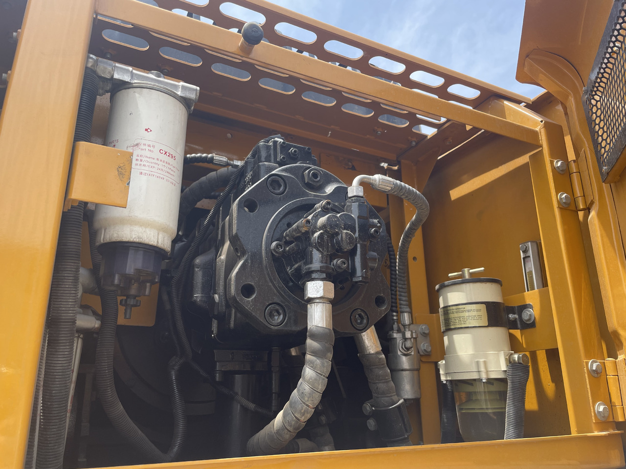 Paletli ekskavatör SANY SY365H: fotoğraf 10