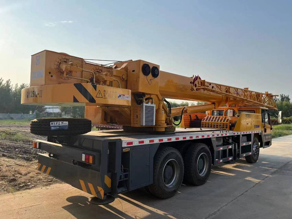 XCMG QY25K-II - Mobil vinç: fotoğraf 4 XCMG QY25K-II - Mobil vinç: fotoğraf 4