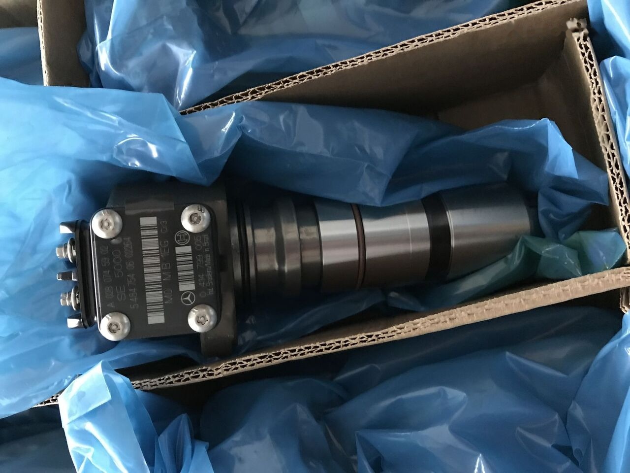 Bosch 028745902 Mercedes-Benz AXOR-ATEGO-ACTROS MERCEDES truck - Yakıt pompasi - Kamyon: fotoğraf 2 Bosch 028745902 Mercedes-Benz AXOR-ATEGO-ACTROS MERCEDES truck - Yakıt pompasi - Kamyon: fotoğraf 2