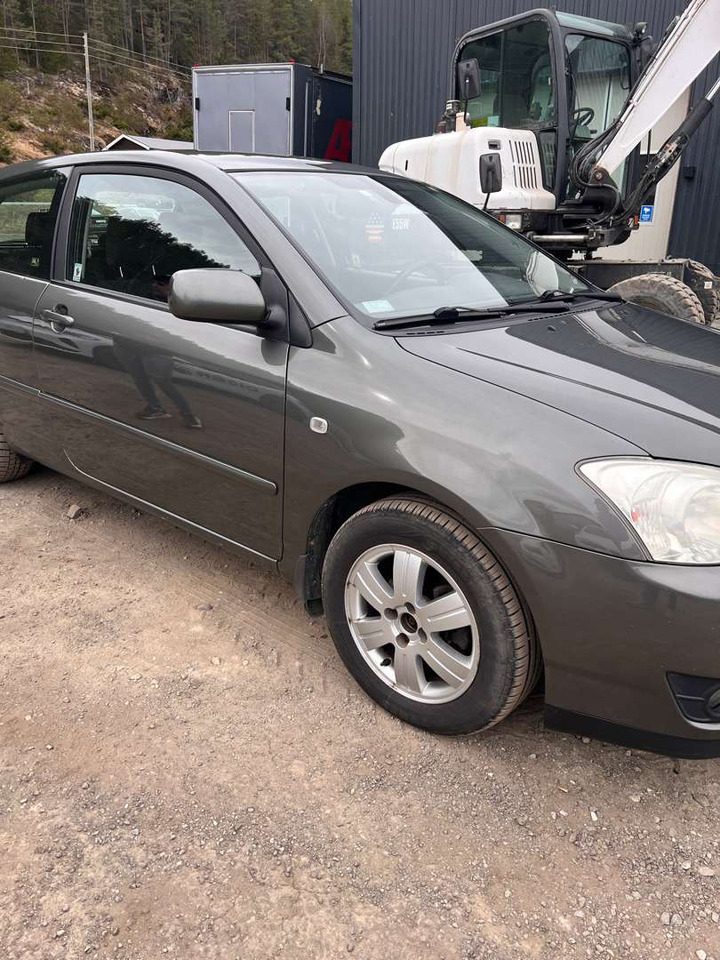 2004 Toyota Corolla 2-dørs - Binek araba: fotoğraf 2 2004 Toyota Corolla 2-dørs - Binek araba: fotoğraf 2