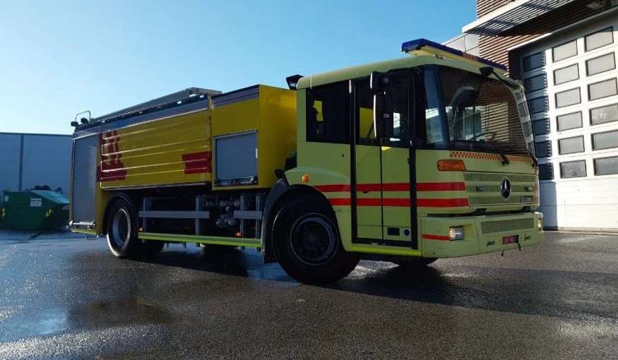 2005 Mercedes-Benz Econic 1833L / 2,50m høyde / Water tanker / Firetruck - İtfaiye aracı: fotoğraf 1 2005 Mercedes-Benz Econic 1833L / 2,50m høyde / Water tanker / Firetruck - İtfaiye aracı: fotoğraf 1