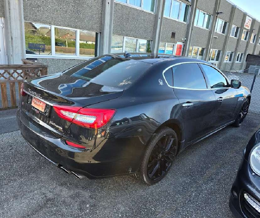 2014 Maserati Quattroporte S Q4 3.0L twin-turbo V6 // 411 hk // AWD // Automat - Sedan araba: fotoğraf 4 2014 Maserati Quattroporte S Q4 3.0L twin-turbo V6 // 411 hk // AWD // Automat - Sedan araba: fotoğraf 4