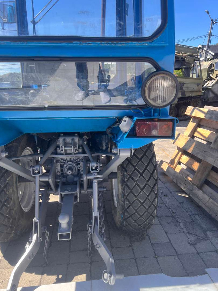 Iseki TX1500 brøyteskjær og feiekost - Traktör: fotoğraf 2 Iseki TX1500 brøyteskjær og feiekost - Traktör: fotoğraf 2