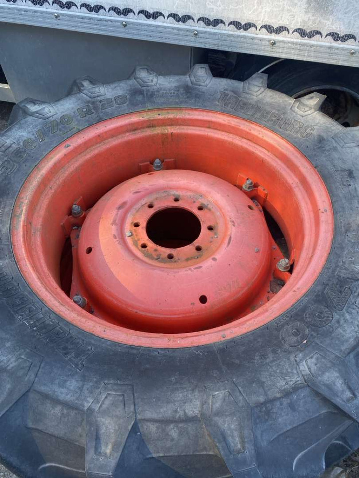 2stk Trelleborg TM700 på felg - Tarım araçları: fotoğraf 3 2stk Trelleborg TM700 på felg - Tarım araçları: fotoğraf 3