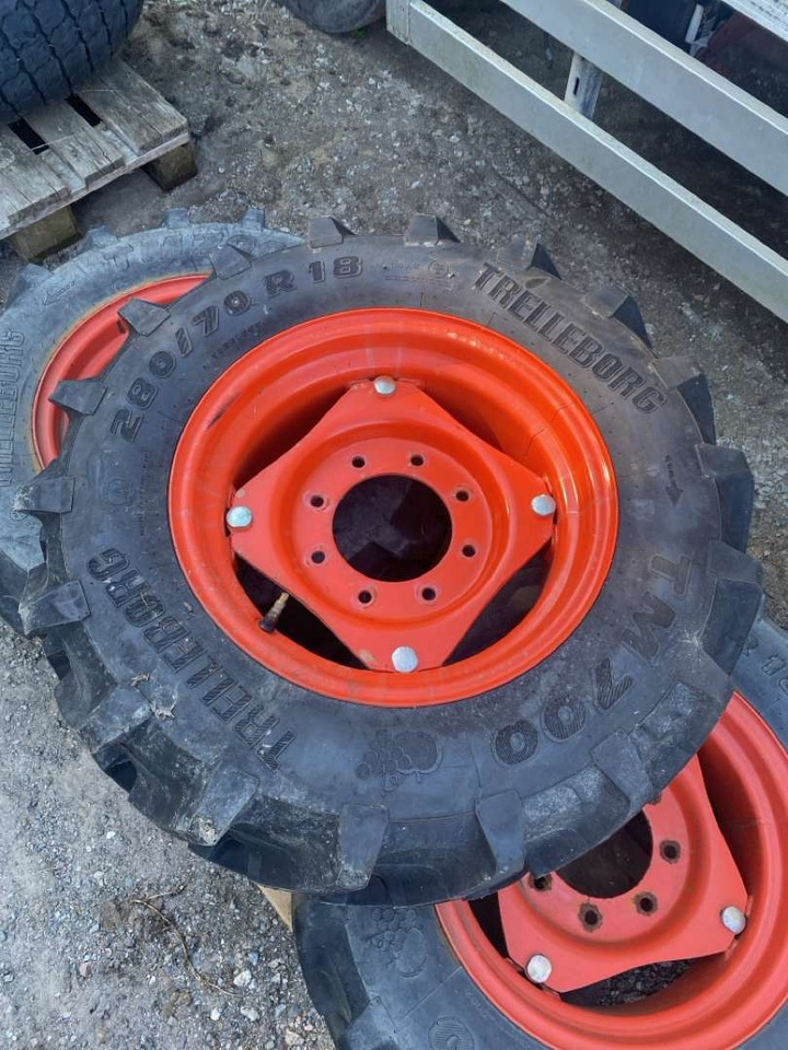 3stk Trelleborg TM700 på felg - Tarım araçları: fotoğraf 2 3stk Trelleborg TM700 på felg - Tarım araçları: fotoğraf 2