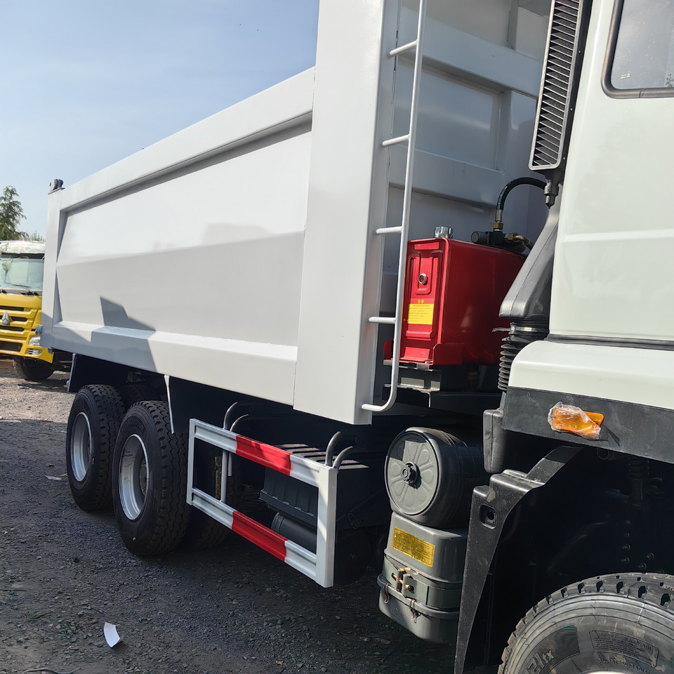 SINOTRUCK HOWO - Damperli kamyon: fotoğraf 3 SINOTRUCK HOWO - Damperli kamyon: fotoğraf 3