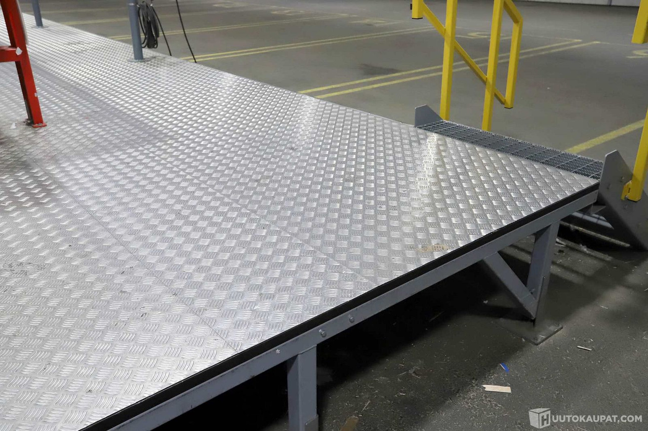 Järeää lastauslaituria / koroketta / lattiaa – 60 m2 –  2021. LGS6017, Vantaa - Alet/ Ekipman: fotoğraf 2 Järeää lastauslaituria / koroketta / lattiaa – 60 m2 –  2021. LGS6017, Vantaa - Alet/ Ekipman: fotoğraf 2