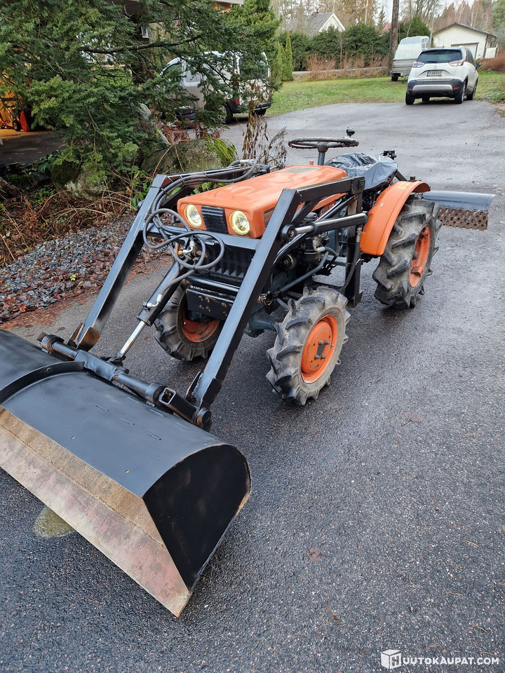 Kubota B6000, Lahti - Küçük traktör: fotoğraf 3 Kubota B6000, Lahti - Küçük traktör: fotoğraf 3