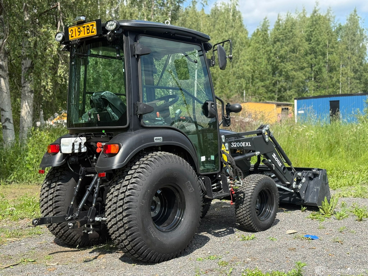 Solis 26 HST ohjaamolla ja etukuormaajalla, 2024, alvillinen, lähes ajamaton, Jyväskylä - Tarım araçları: fotoğraf 4 Solis 26 HST ohjaamolla ja etukuormaajalla, 2024, alvillinen, lähes ajamaton, Jyväskylä - Tarım araçları: fotoğraf 4