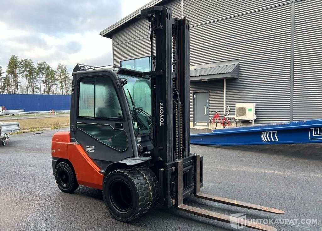 Toyota 52-8 FD JF 35, 2018, 5 800 h Trukki, Lieto - Dizel forklift: fotoğraf 4 Toyota 52-8 FD JF 35, 2018, 5 800 h Trukki, Lieto - Dizel forklift: fotoğraf 4