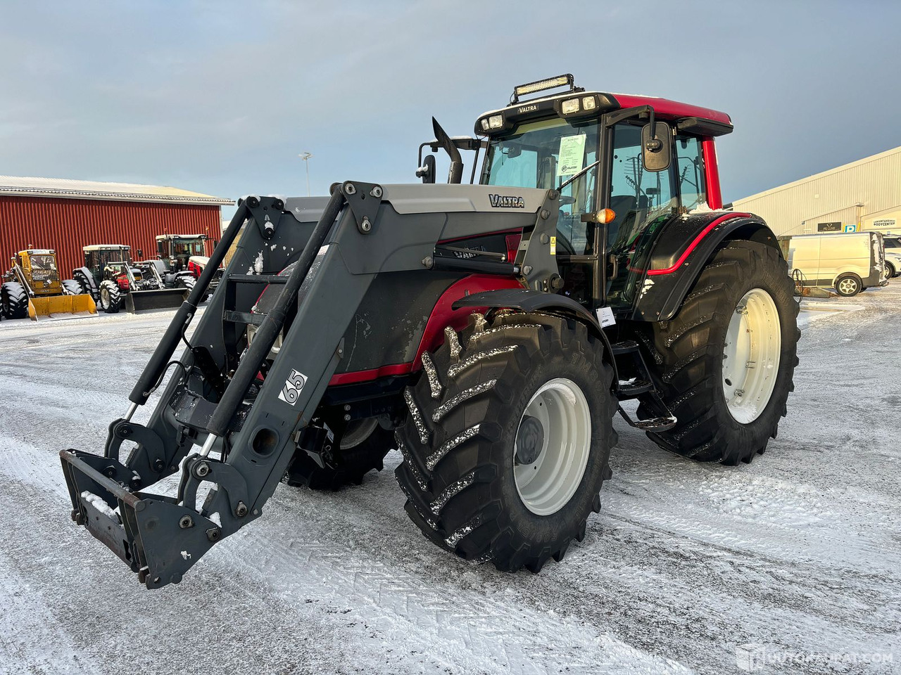 Valtra T131H kuormaajalla.Todella siisti ja vähän ajettu!, 2008 MTK25, Tornio - Traktör: fotoğraf 1 Valtra T131H kuormaajalla.Todella siisti ja vähän ajettu!, 2008 MTK25, Tornio - Traktör: fotoğraf 1